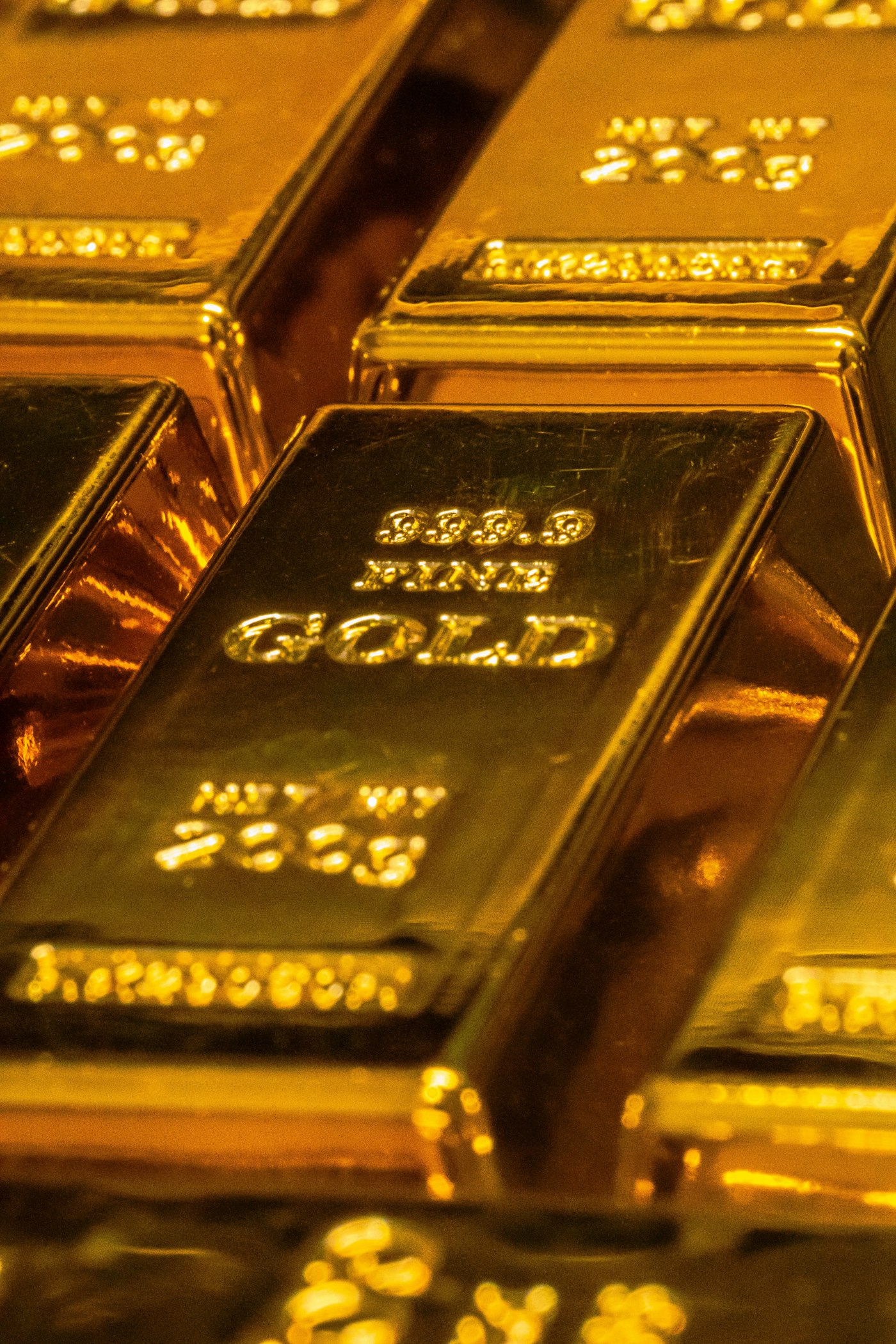 Stamped fine gold bar